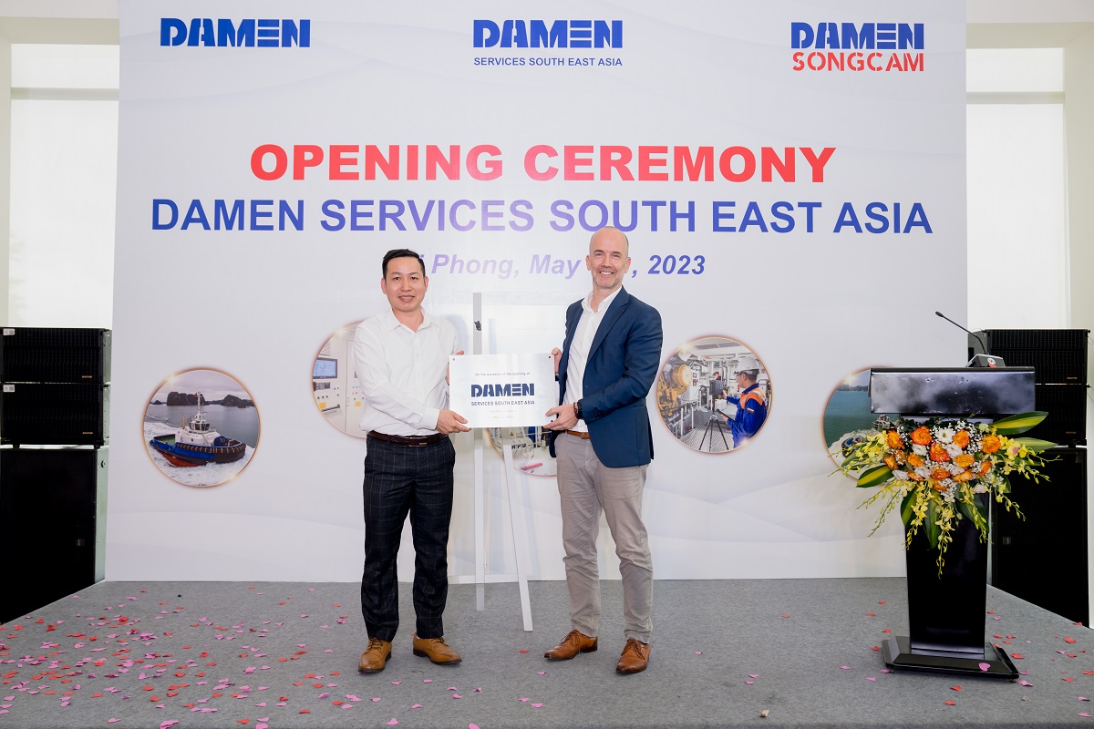 From left to right: Phong Vu Van (Service Hub Manager Damen Services South East Asia) and Joris van Tienen (Managing Director at Damen Song Cam Shipyard)