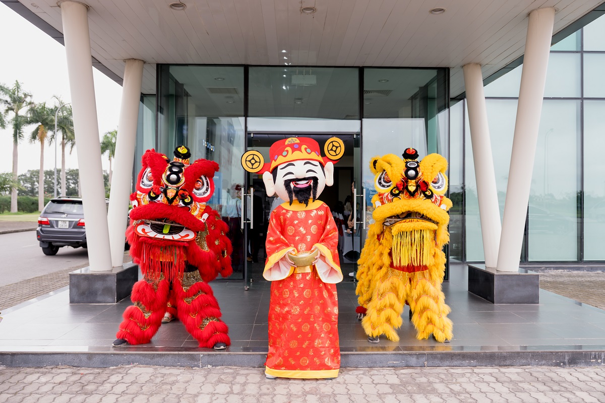 Traditional Asian lions and Ong Dia, Spirit of the Earth to bring good luck and fortune